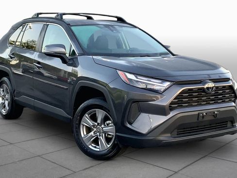 Used 2025 Toyota RAV4 XLE w/ Convenience Package image 3