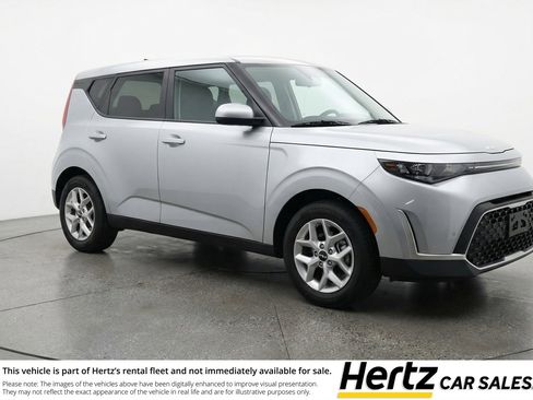 Used 2025 Kia Soul LX w/ LX Technology Package FWD image 1