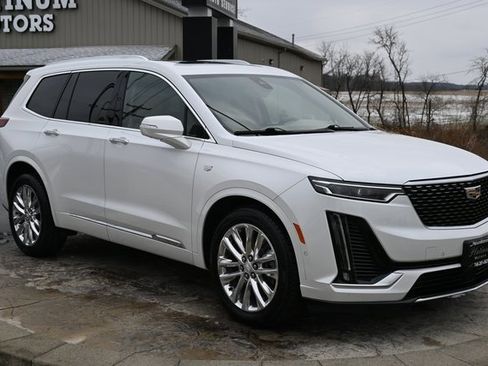 Used 2020 Cadillac XT6 Premium Luxury image 3