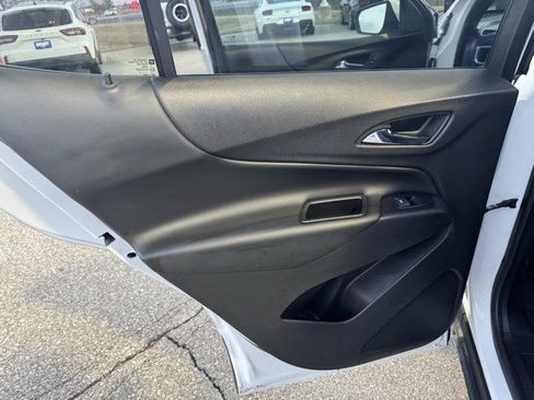Used 2018 Chevrolet Equinox LT image 24