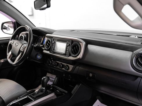 Used 2017 Toyota Tacoma SR5 image 10