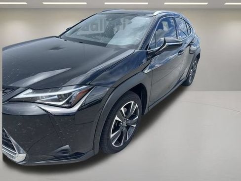 Used 2021 Lexus UX 200 w/ Accessory Package (Z1) FWD image 2
