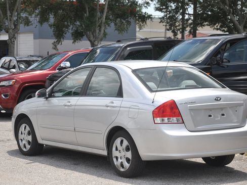 Used 2009 Kia Spectra LX FWD image 6