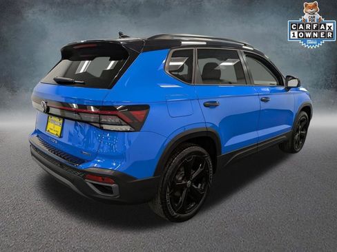 Used 2025 Volkswagen Taos SE image 5