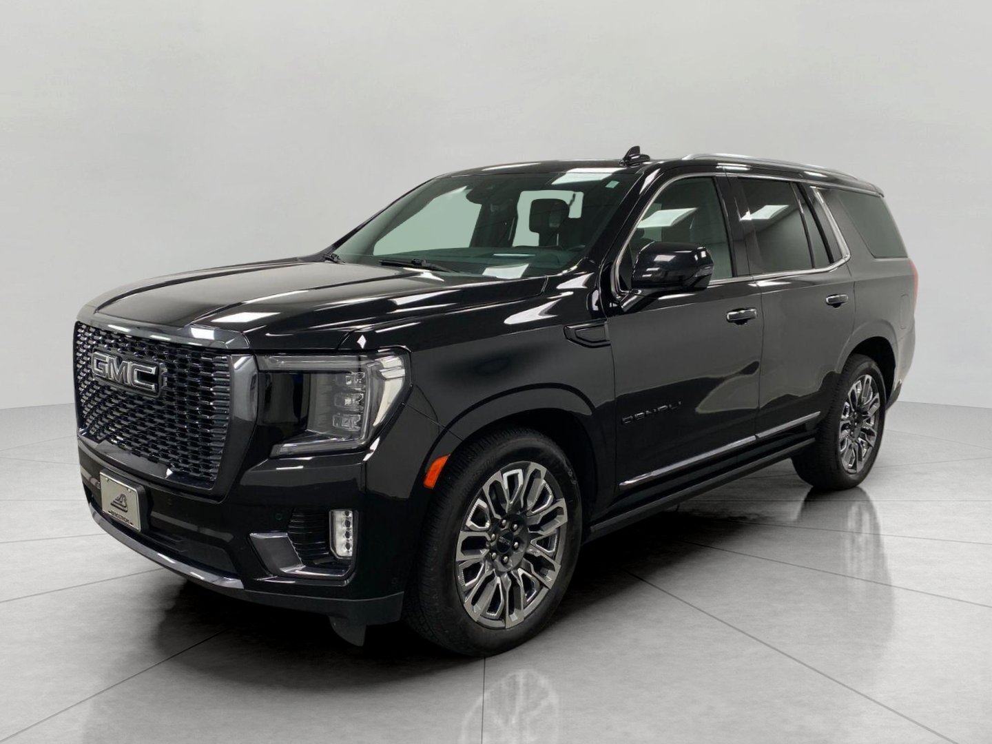 Used 2023 GMC Yukon Denali Ultimate AWD/4WD image 10
