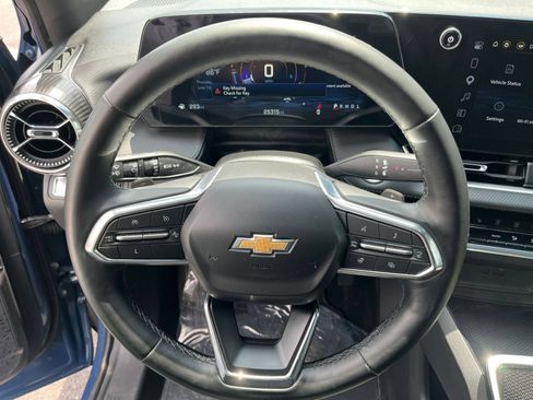 Used 2025 Chevrolet Equinox LT FWD image 31