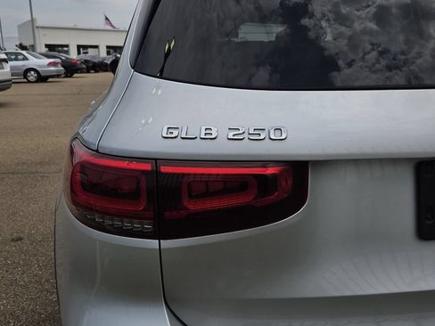 Used 2020 Mercedes-Benz GLB 250 image 5