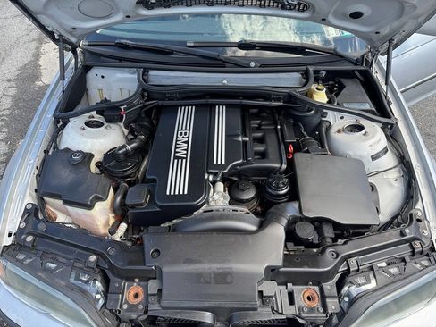 Used 2004 BMW 325i Sedan RWD image 13