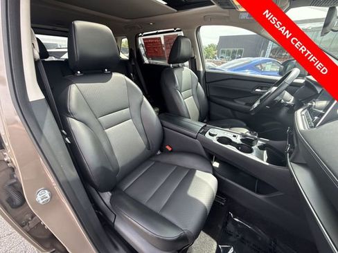 Certified 2024 Nissan Rogue SV w/ SV Premium Package AWD/4WD image 24