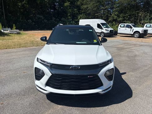 Used 2022 Chevrolet TrailBlazer RS w/ Convenience Package FWD image 2