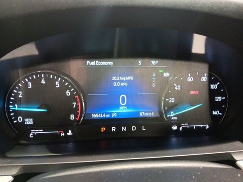 Used 2024 Ford Explorer XLT AWD/4WD image 3