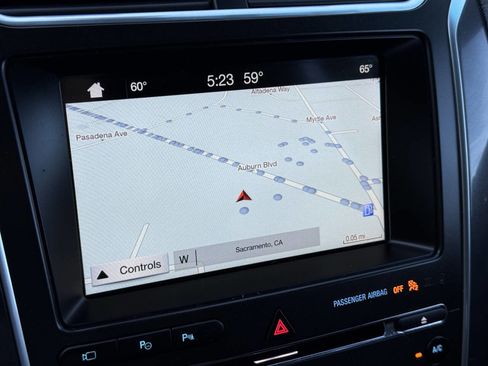 Used 2017 Ford Explorer Limited w/ Equipment Group 301A AWD/4WD image 28