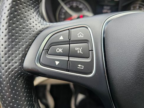 Used 2016 Mercedes-Benz C 300 4MATIC Sedan image 31