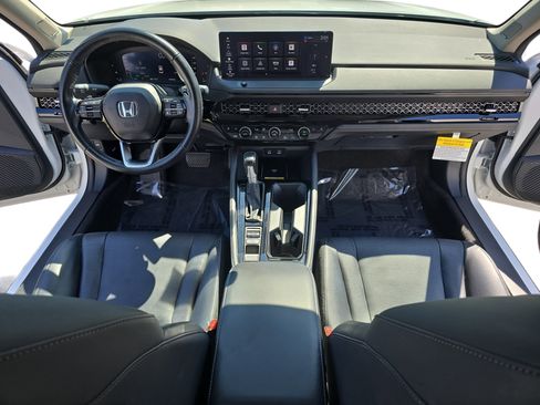 Used 2023 Honda Accord Touring image 9