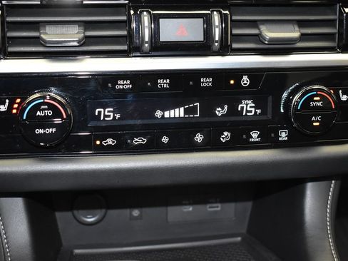 Used 2022 Nissan Pathfinder SL w/ SL Premium Package AWD/4WD image 27