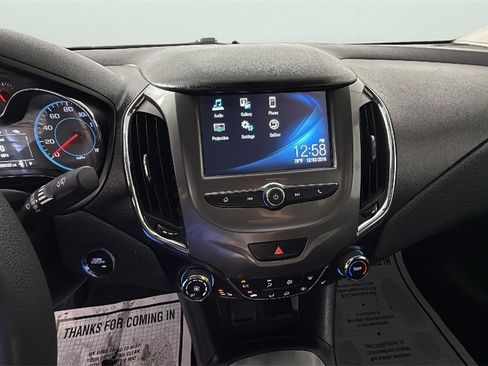 Used 2017 Chevrolet Cruze LT w/ Convenience Package image 20