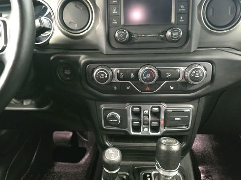 Used 2018 Jeep Wrangler Unlimited Sport S image 18