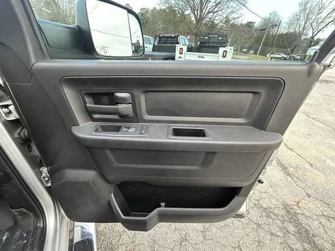 Used 2018 RAM 3500 Tradesman w/ Chrome Appearance Group image 17