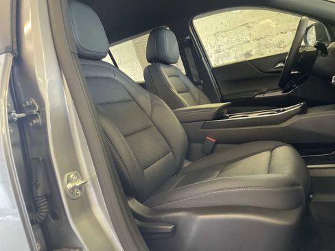 Used 2025 Chevrolet Equinox LT w/ Convenience Package II AWD/4WD image 27