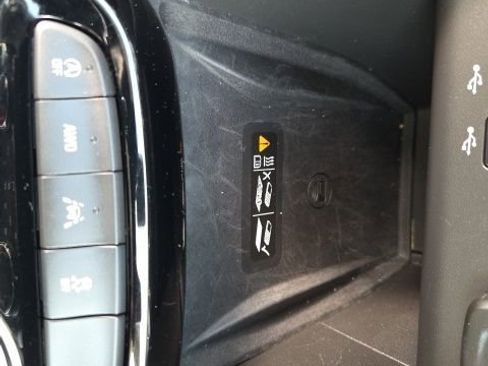 Used 2025 Buick Encore GX Sport Touring w/ Advanced Technology Package image 17