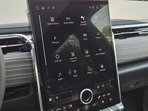 New 2025 GMC Sierra EV Denali image 8