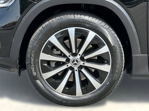 Used 2021 Mercedes-Benz GLB 250 4MATIC image 11
