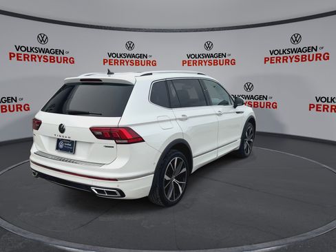 Certified 2022 Volkswagen Tiguan SEL R-Line image 8