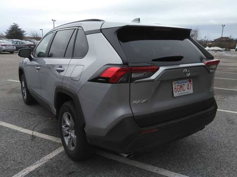 Used 2025 Toyota RAV4 XLE image 3