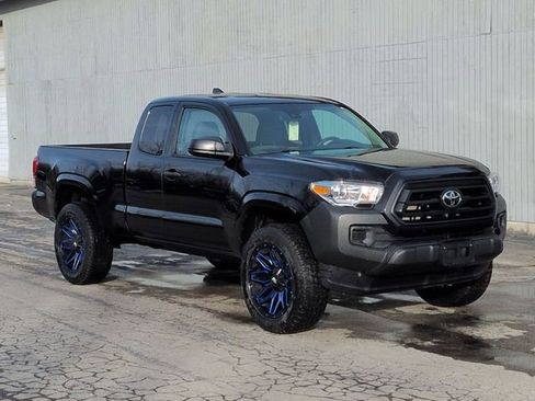 Used 2020 Toyota Tacoma 4x4 Access Cab image 11