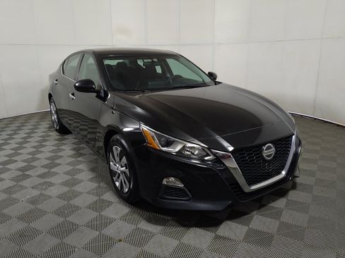 Used 2020 Nissan Altima 2.5 S FWD image 13