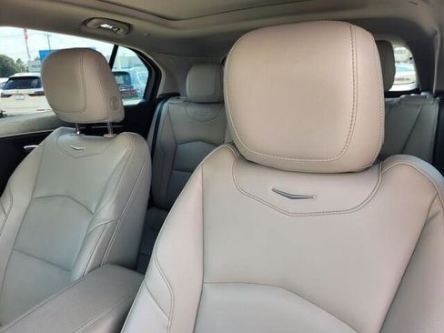 Used 2023 Cadillac XT4 Luxury w/ Cold Weather Package image 30