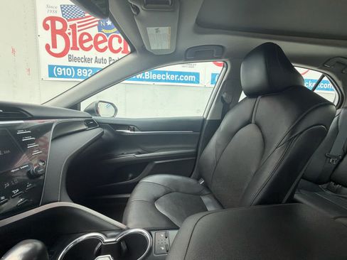 Used 2020 Toyota Camry XSE FWD image 29