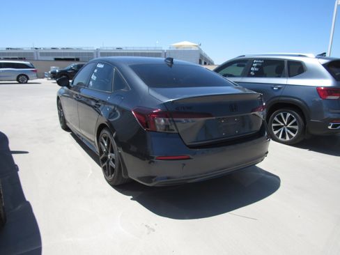 Used 2025 Honda Civic Sport image 4