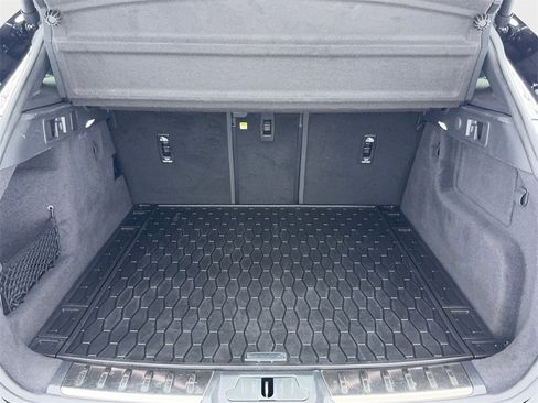 Used 2023 Jaguar F-PACE S image 12