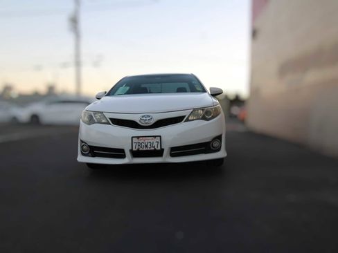 Used 2013 Toyota Camry SE image 18