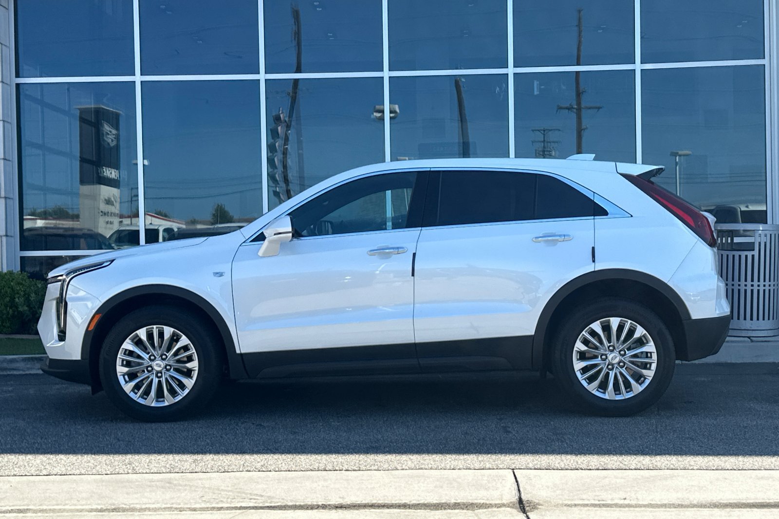 Used 2024 Cadillac XT4 Luxury FWD image 7