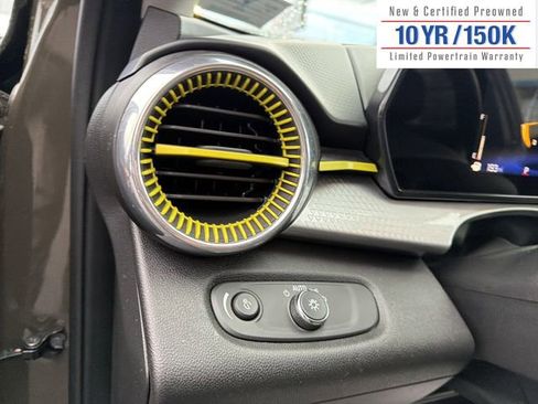 Used 2024 Chevrolet Trax LT w/ Driver Confidence Package image 17