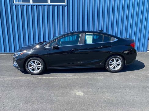 Used 2017 Chevrolet Cruze LT w/ RS Package image 13