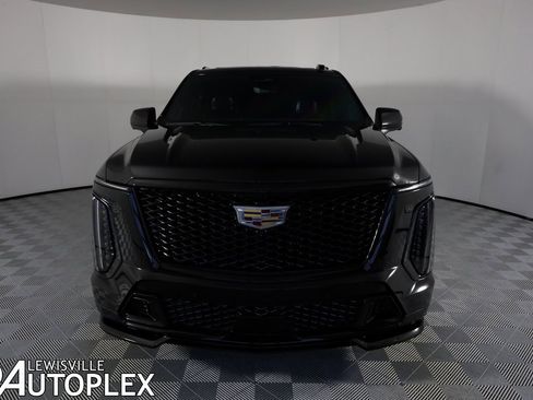 Used 2025 Cadillac Escalade V image 2