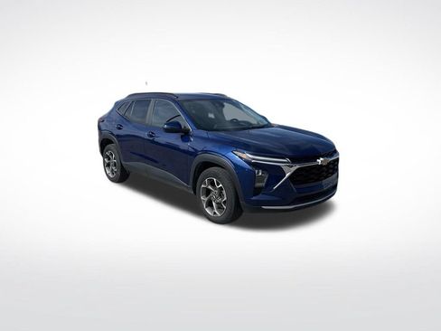 Used 2024 Chevrolet Trax LT w/ Sunroof Package FWD image 7