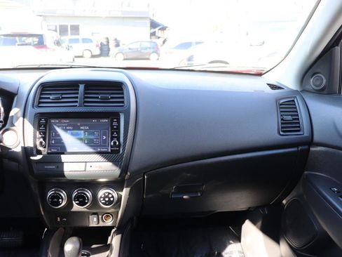 Used 2025 Mitsubishi Outlander Sport ES image 18