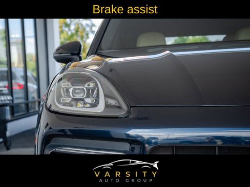 Used 2022 Porsche Cayenne Coupe w/ Premium Package image 35