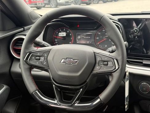 New 2026 Chevrolet Trax RS w/ Sunroof Package FWD image 8