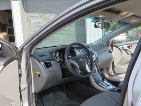 Used 2012 Hyundai Elantra GLS FWD image 13