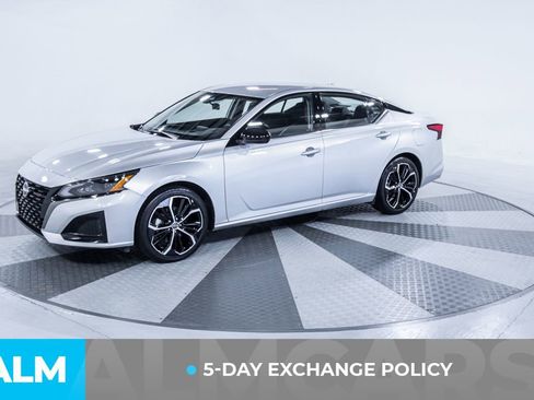 Used 2025 Nissan Altima 2.5 SR image 3