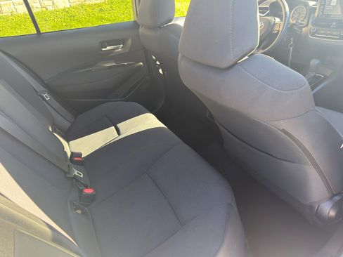 Used 2021 Toyota Corolla LE image 32