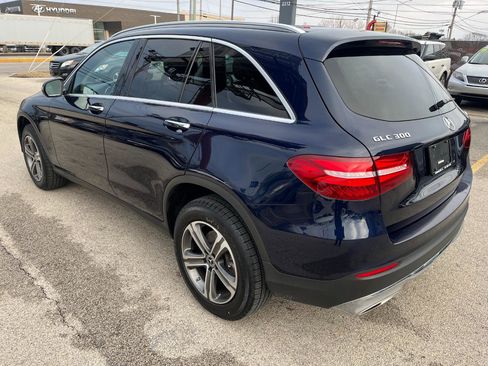 Used 2019 Mercedes-Benz GLC 300 4MATIC w/ Premium Package image 3