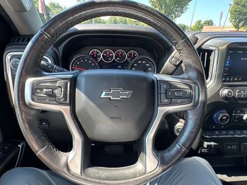 Used 2021 Chevrolet Silverado 1500 LT Trail Boss w/ Convenience Package II AWD/4WD image 16