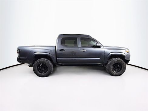 Used 2022 Toyota Tacoma SR image 8