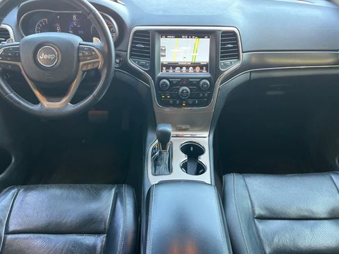 Used 2017 Jeep Grand Cherokee Limited w/ Luxury Group II RWD image 4